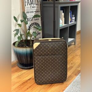 Authentic Louis Vuitton Pegase 50 Luggae